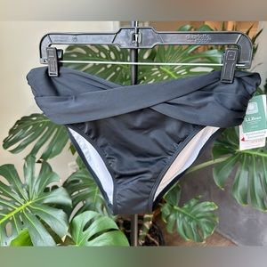 NWT L.L. Bean Swim Low Rise Twist Waist Bikini Bottom in Black, sz 14 Regular